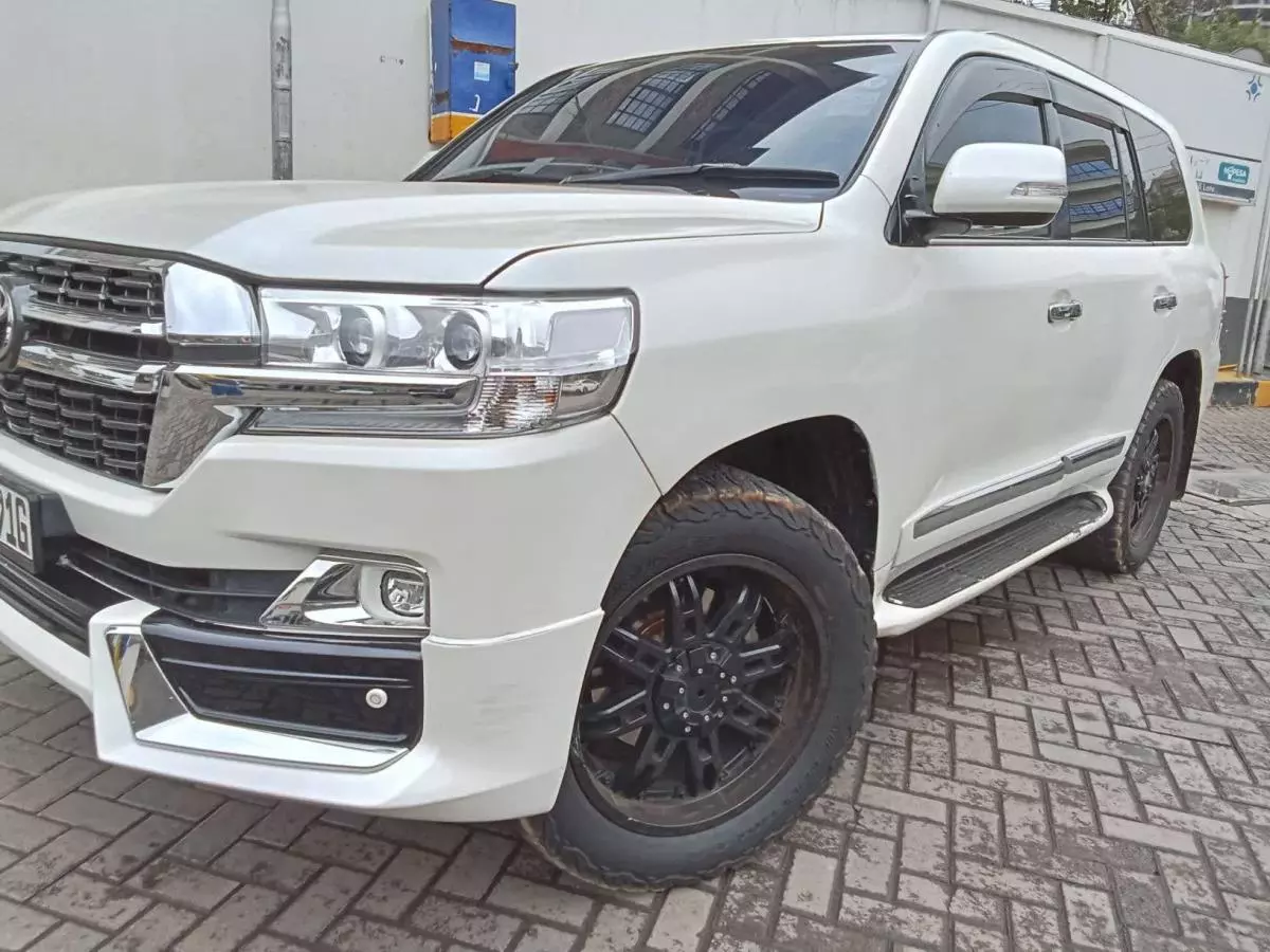 Toyota Landcruiser  V8   - 2014