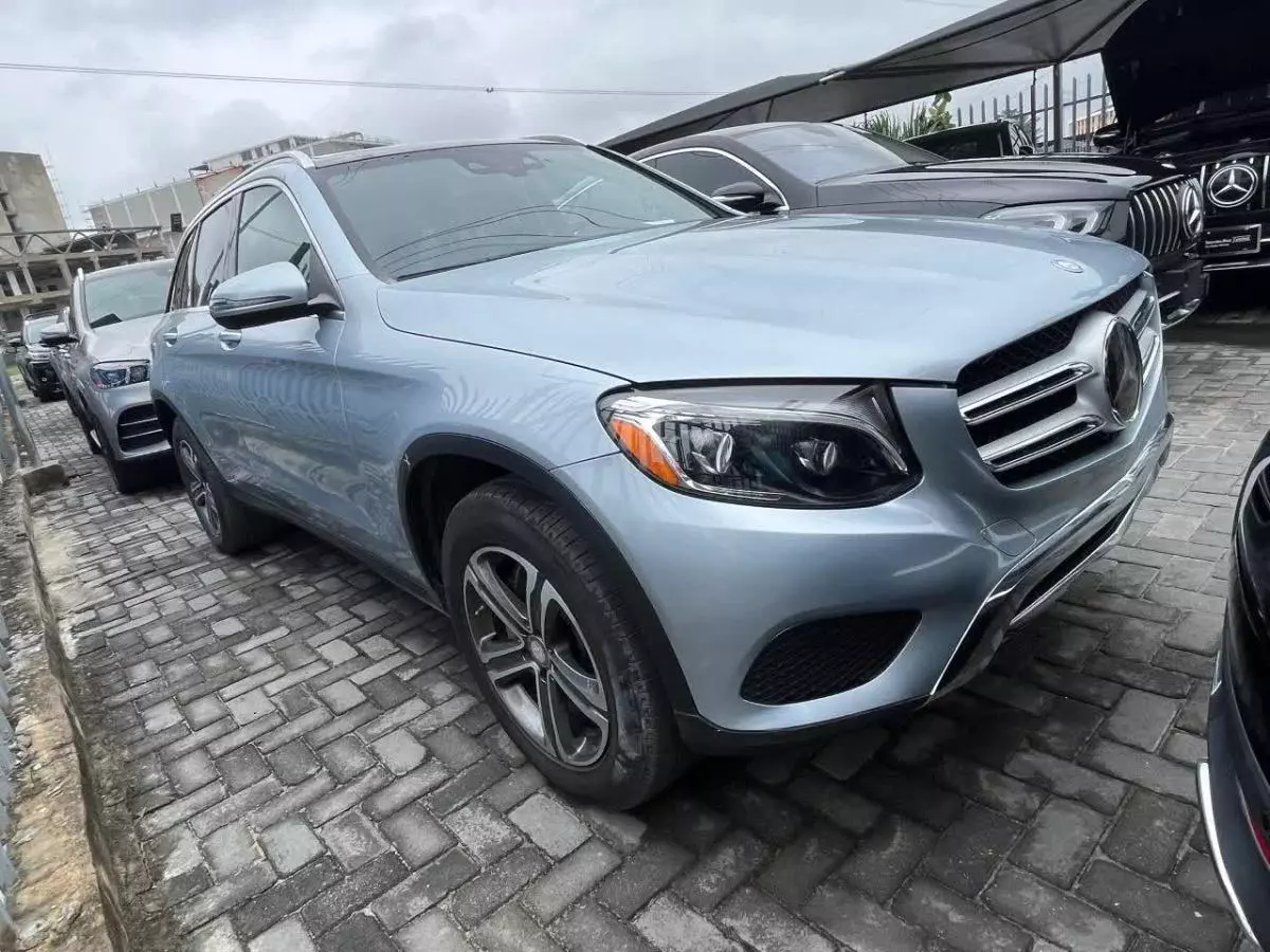 Mercedes-Benz GLC 300   - 2016