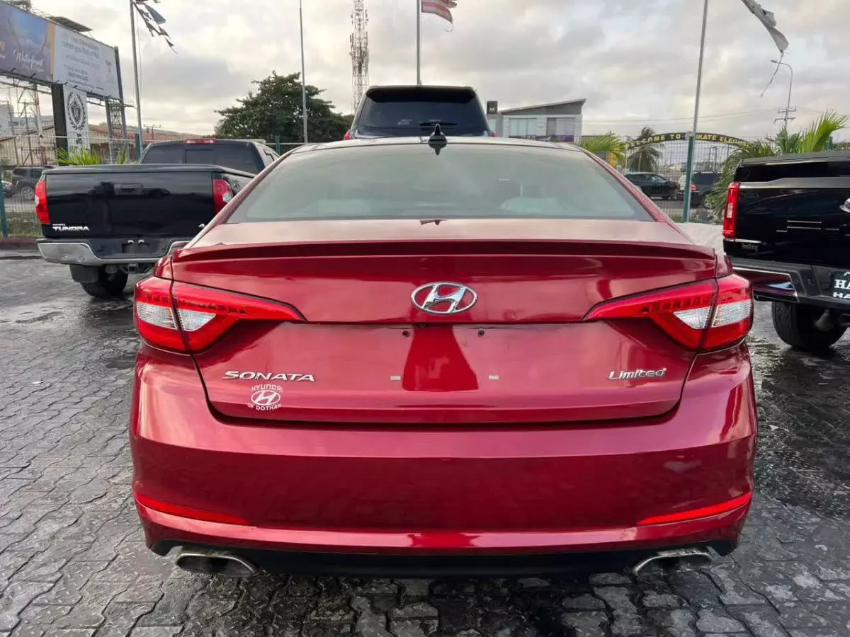 Hyundai Sonata   - 2015