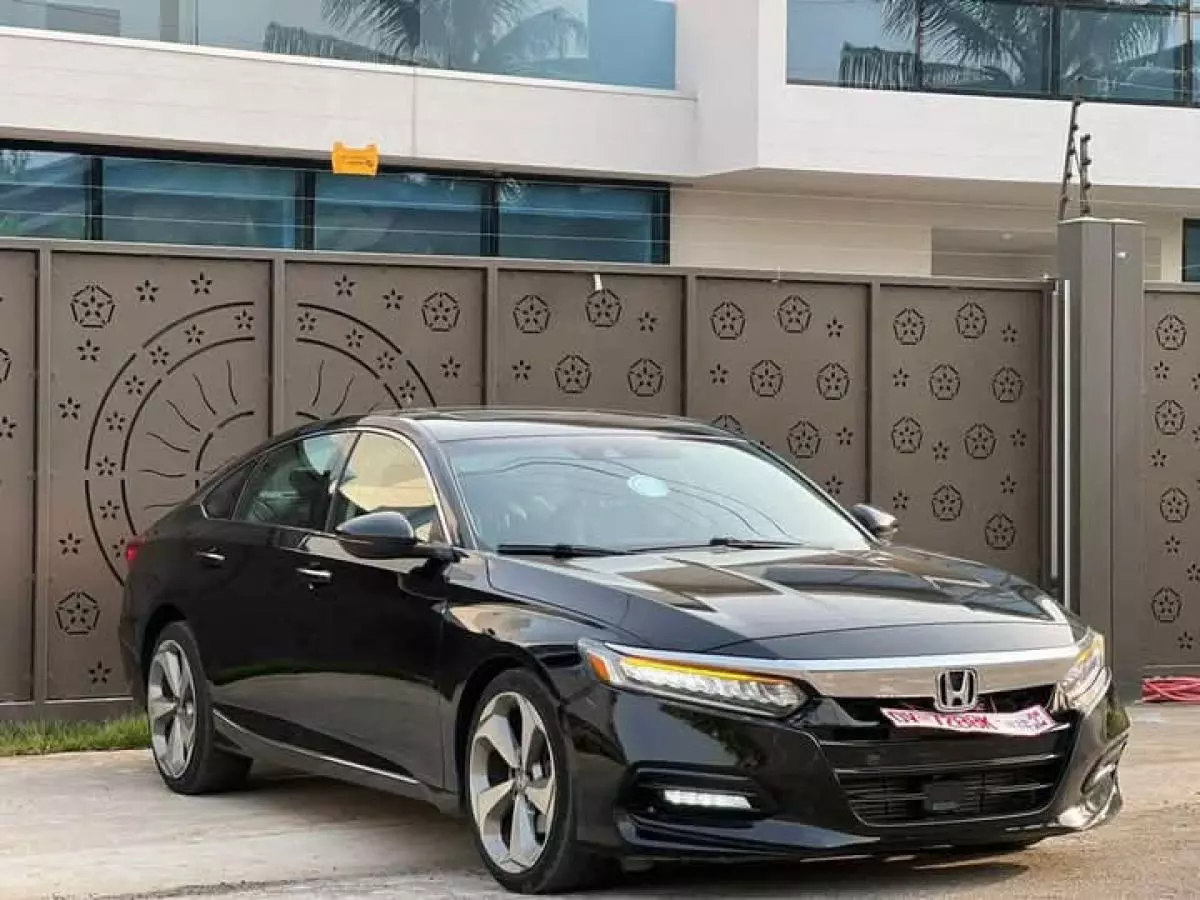 Honda Accord   - 2020