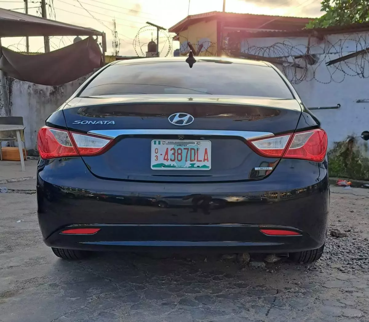 Hyundai Sonata   - 2011