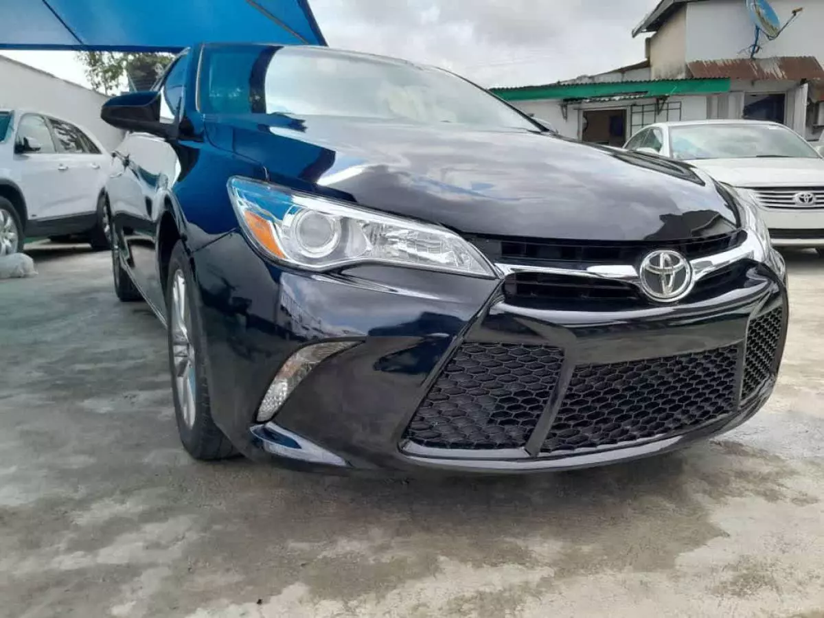 Toyota Camry   - 2016