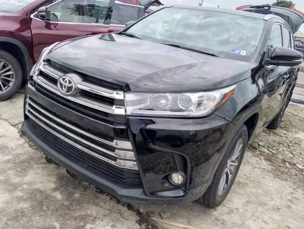 Toyota Highlander   - 2019