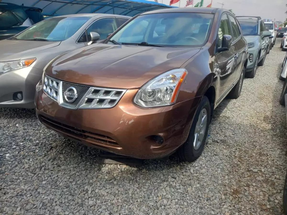 Nissan Rogue   - 2010