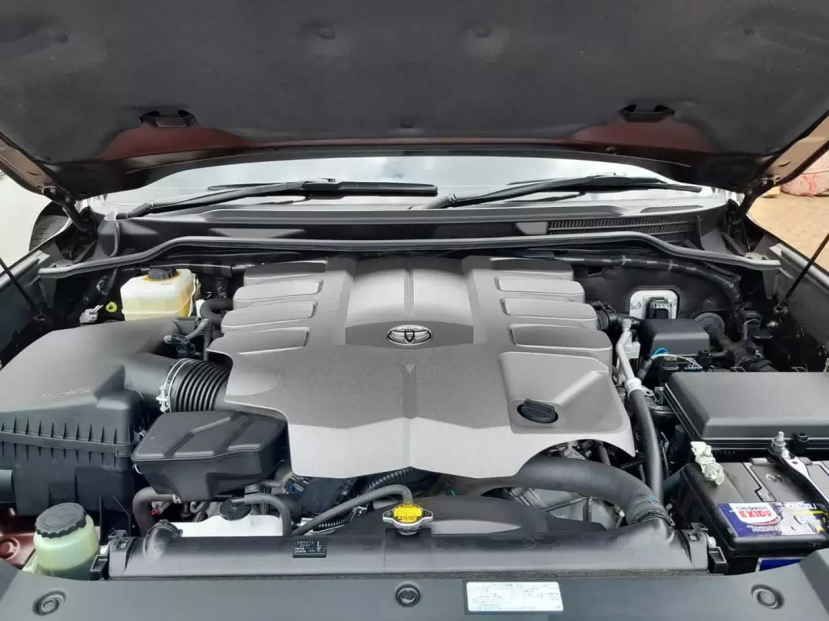 Toyota Landcruiser  V8   - 2016