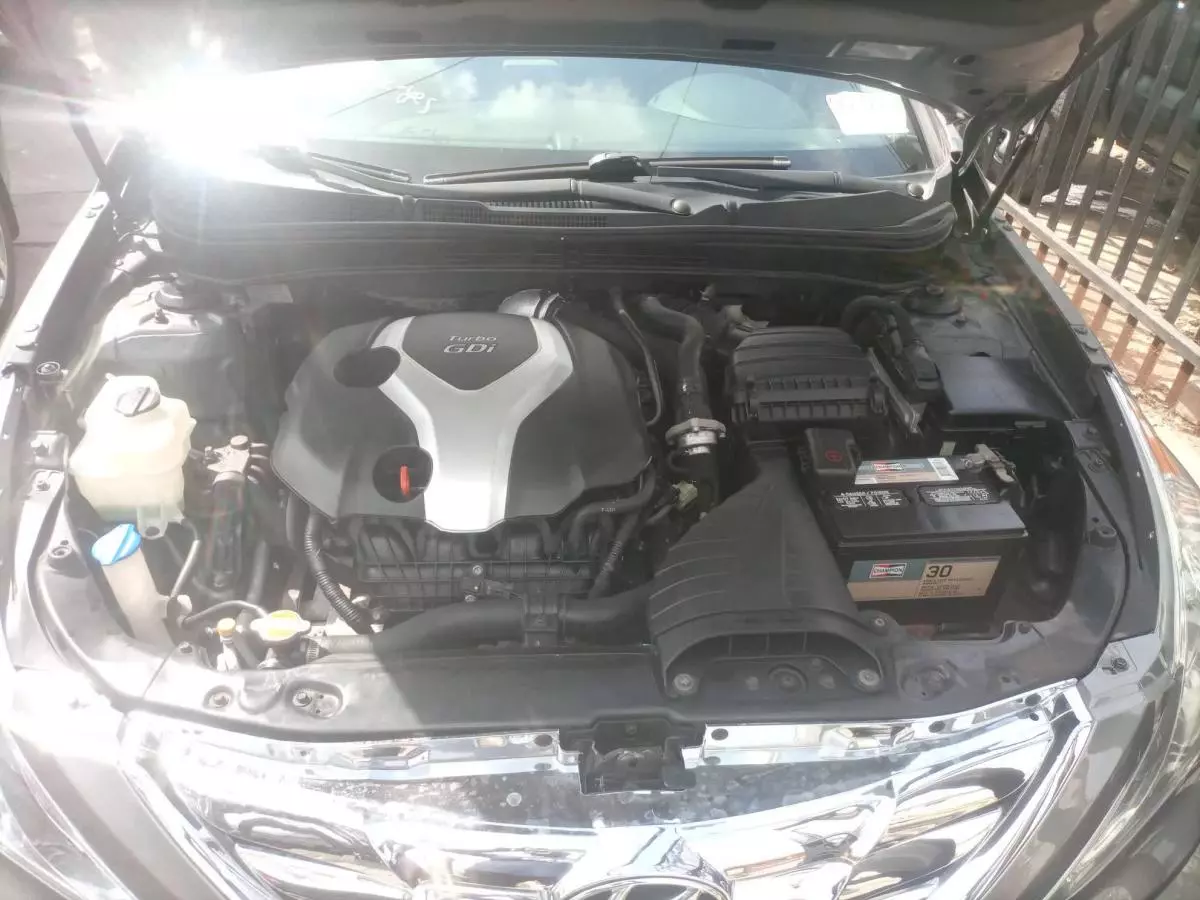 Hyundai Sonata - 2012
