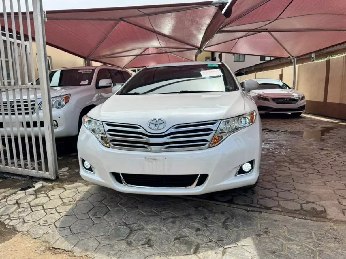 Toyota Venza   - 2011