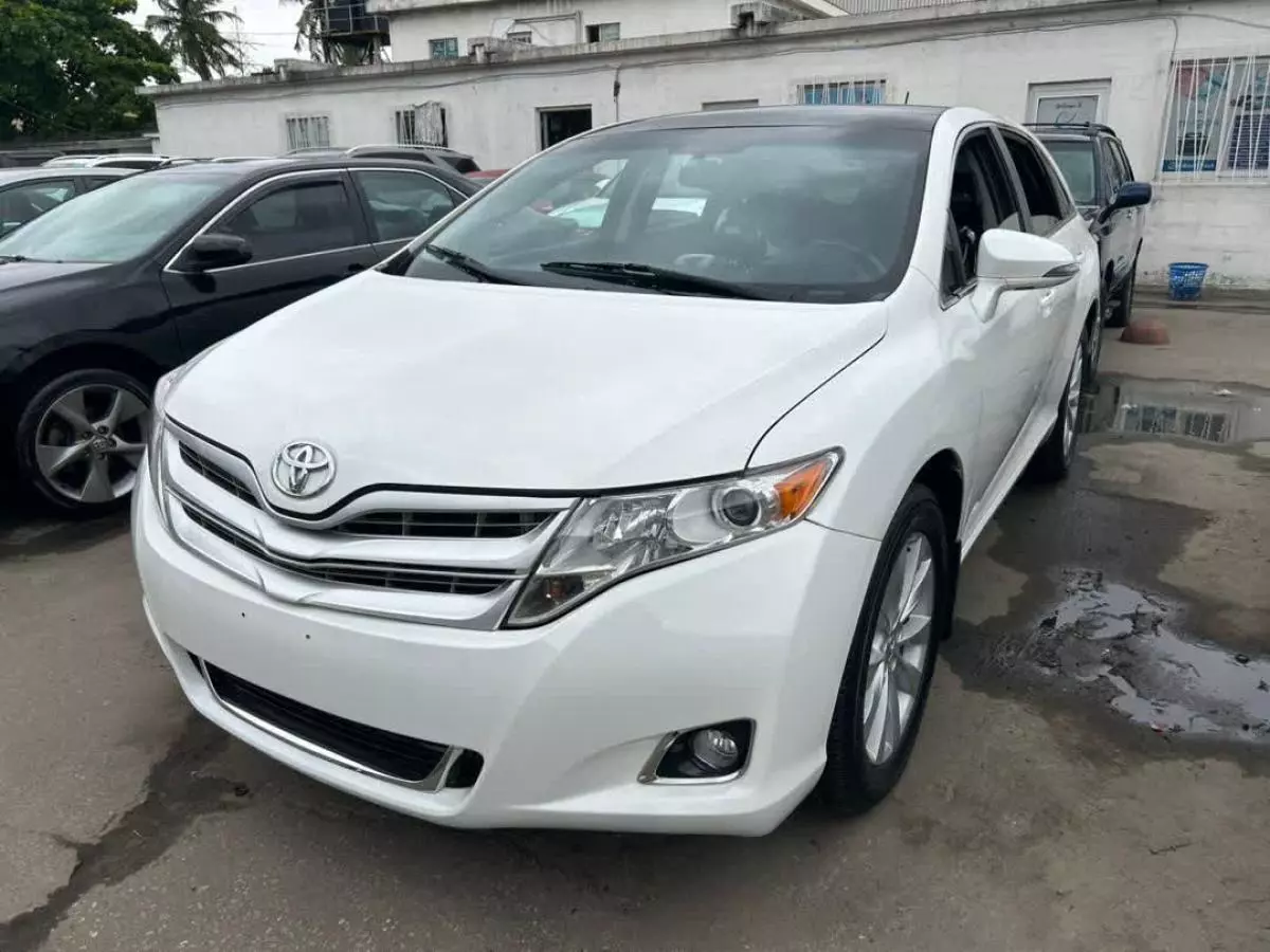 Toyota Venza   - 2015