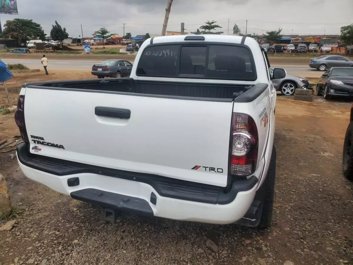 Toyota Tacoma   - 2015