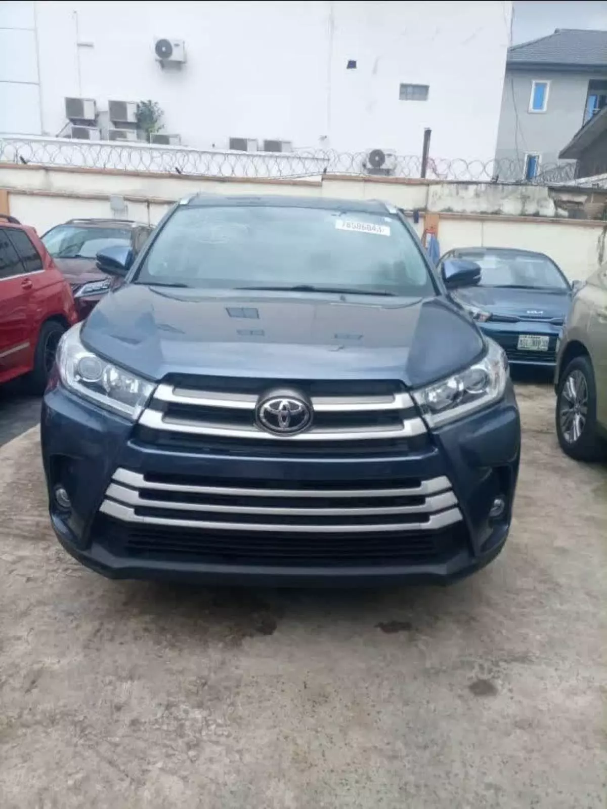 Toyota Highlander   - 2016