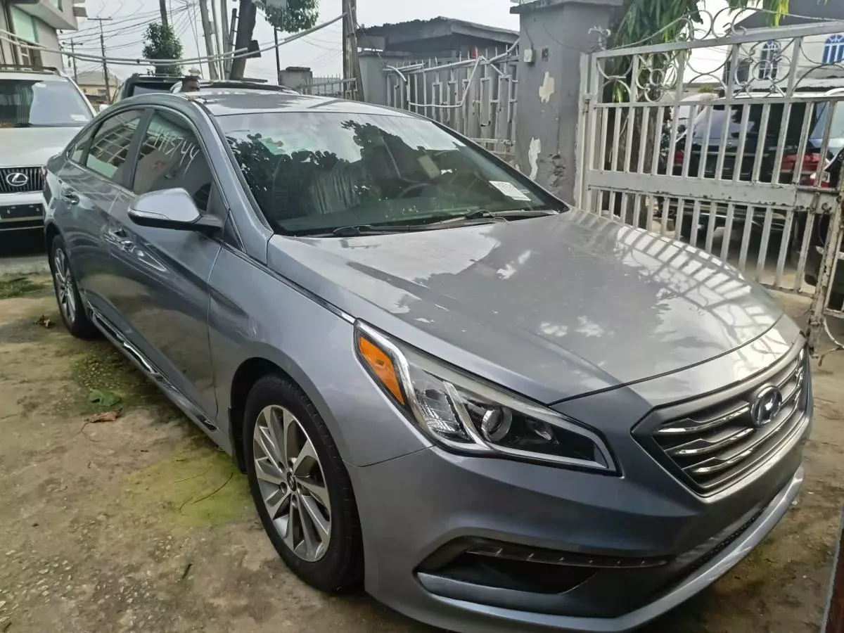 Hyundai Sonata   - 2016