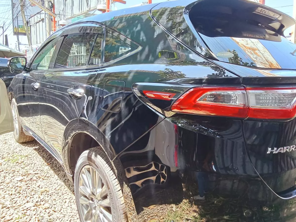 Toyota Harrier   - 2018