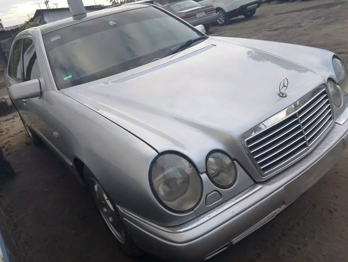 Mercedes-Benz E 280   - 2001