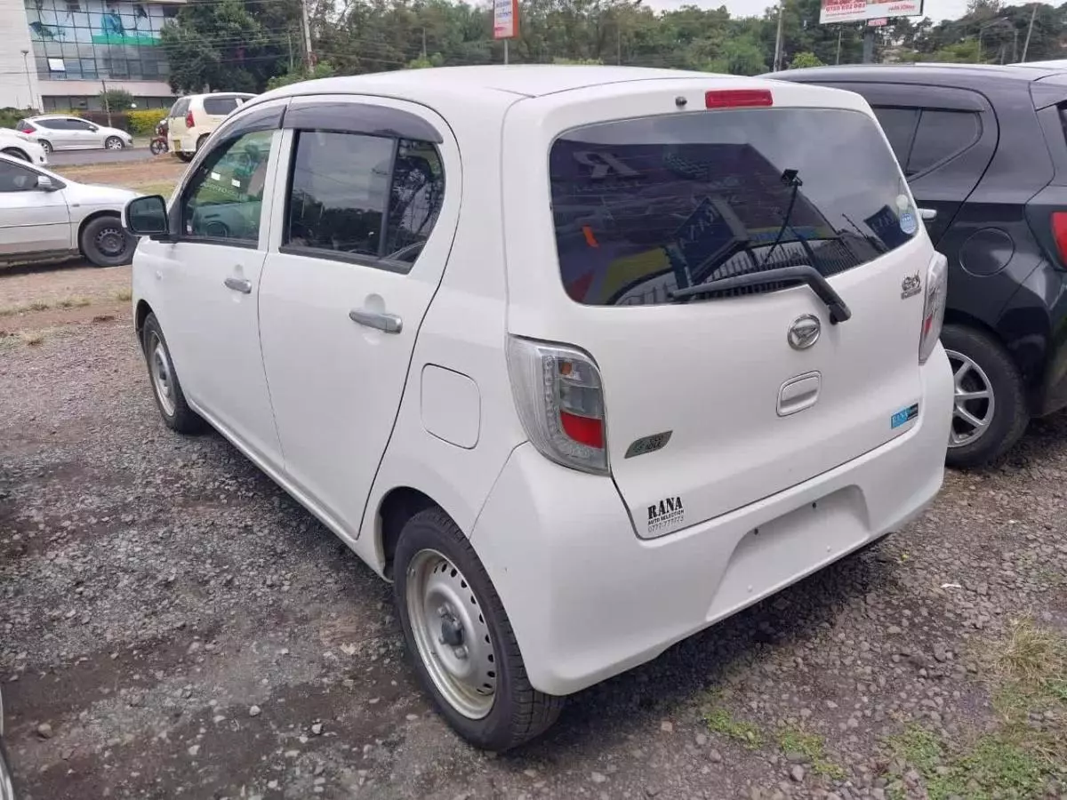 Daihatsu Mira    - 2017