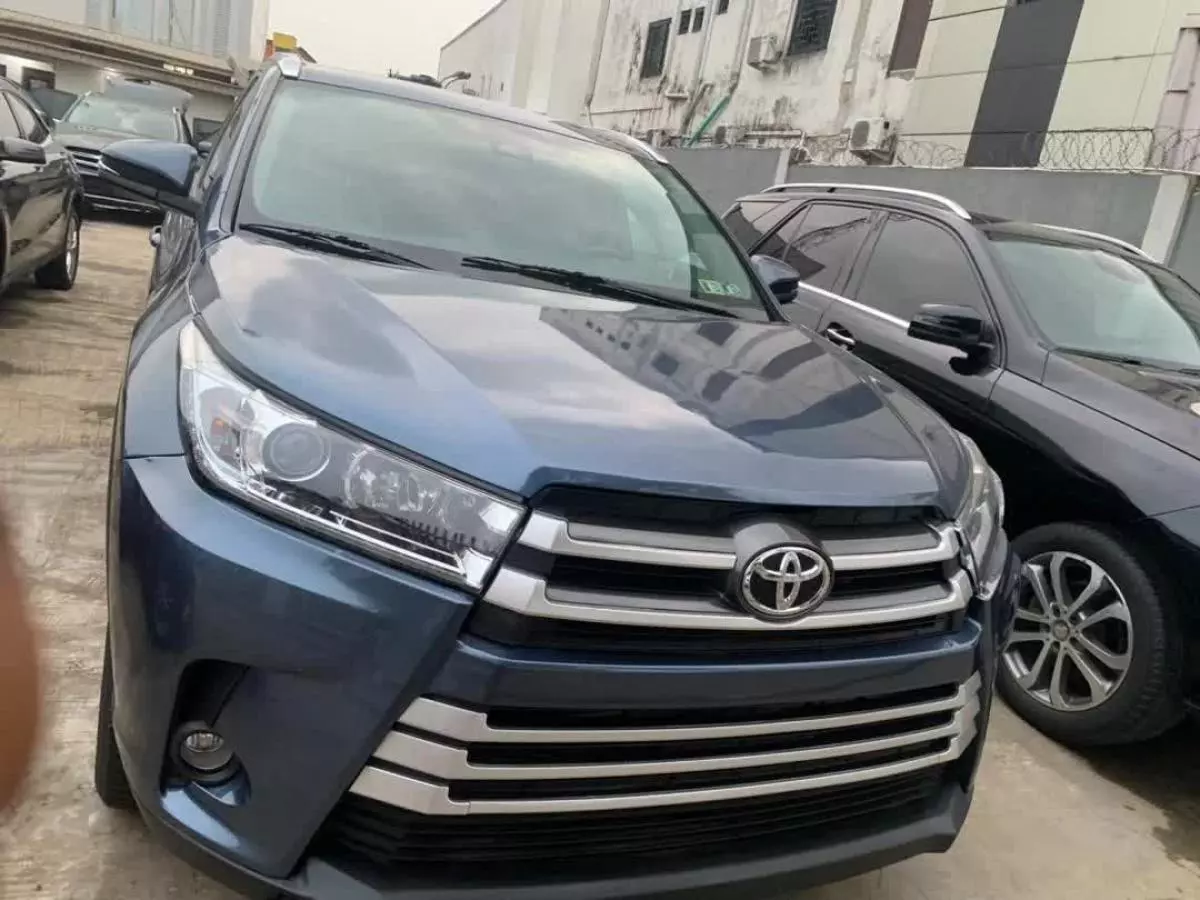 Toyota Highlander   - 2018