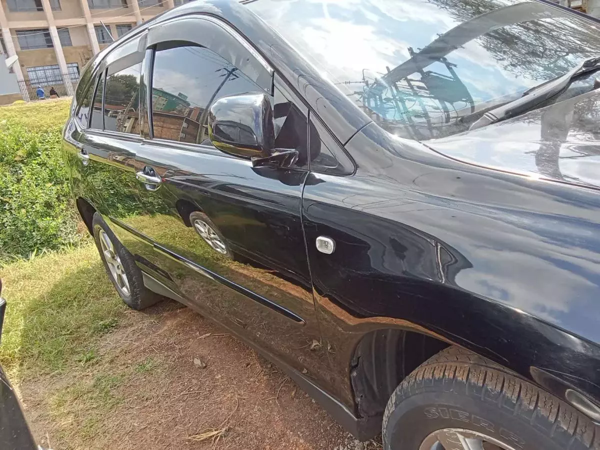 Toyota Harrier   - 2010