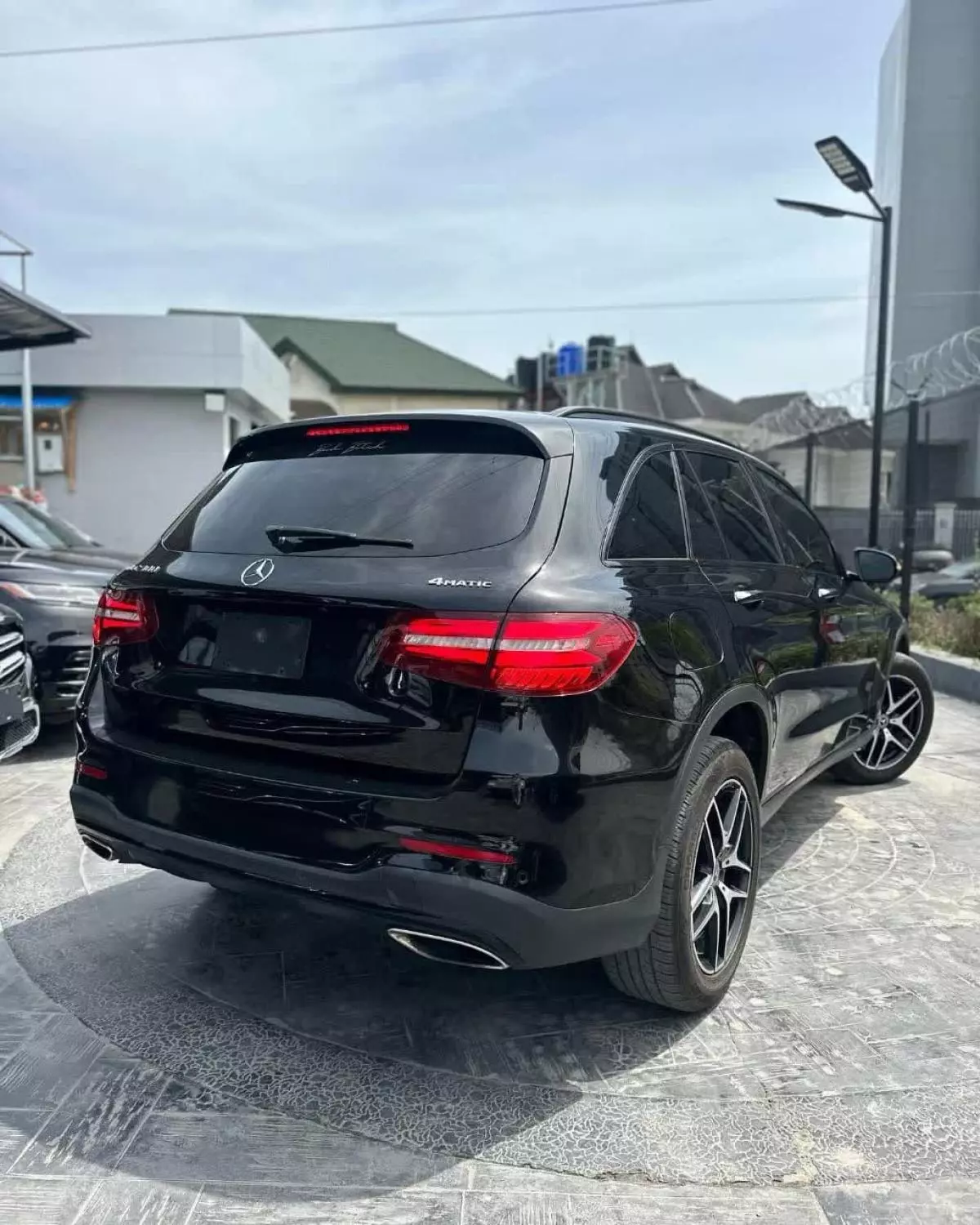 Mercedes-Benz GLC 300   - 2018