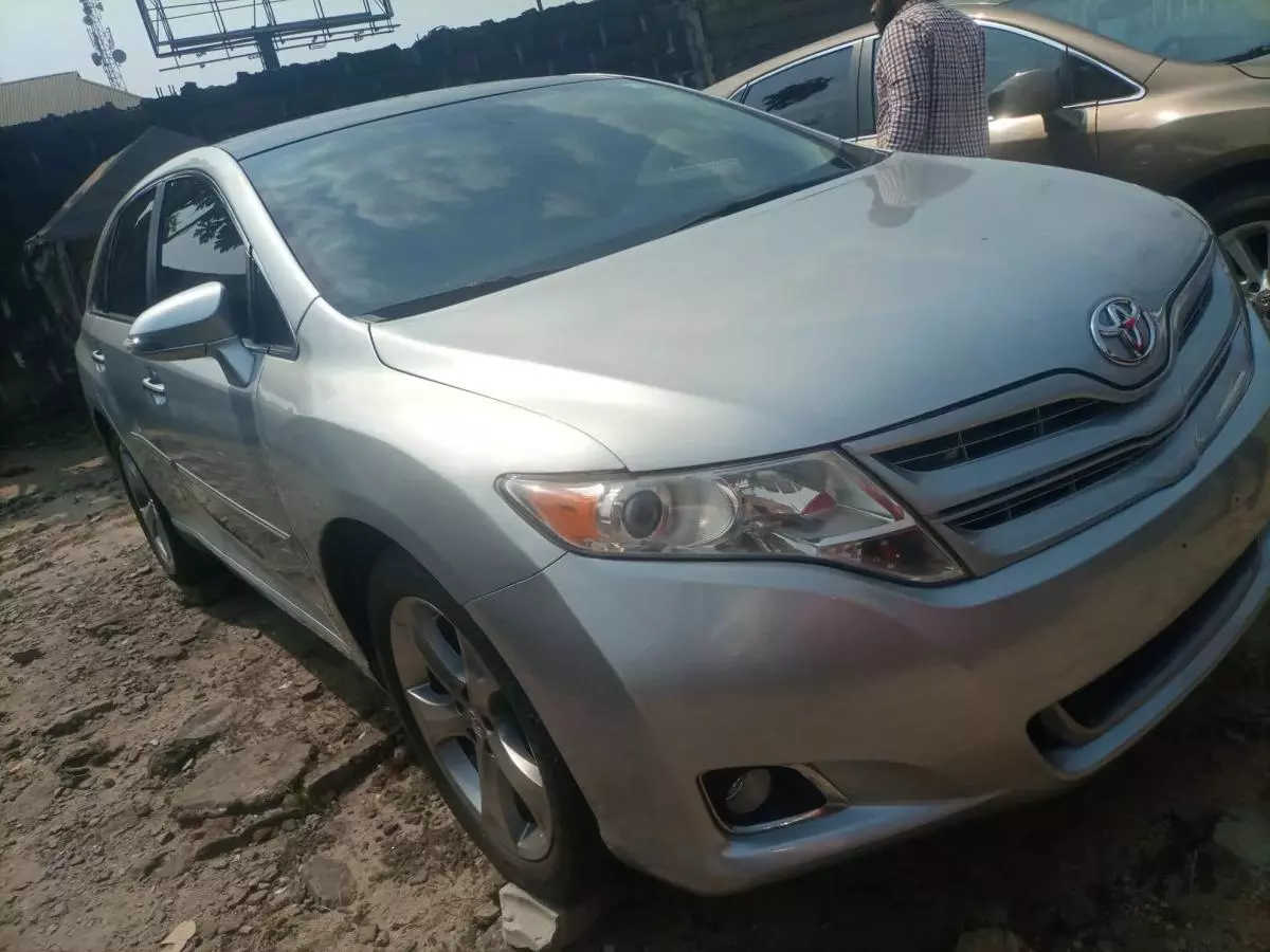 Toyota Venza   - 2015