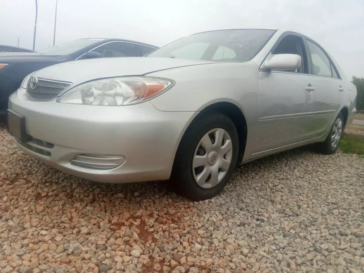 Toyota Camry   - 2002