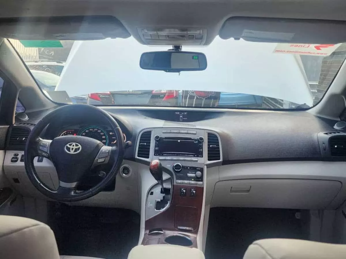 Toyota Venza   - 2012