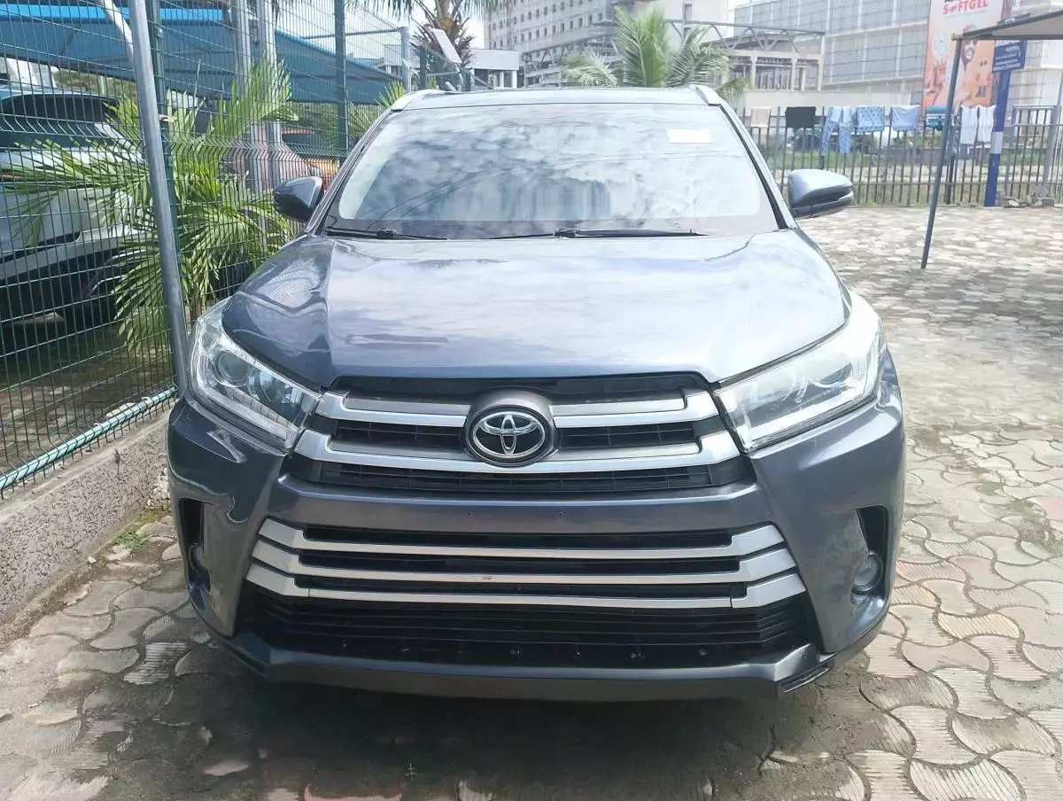 Toyota Highlander   - 2014