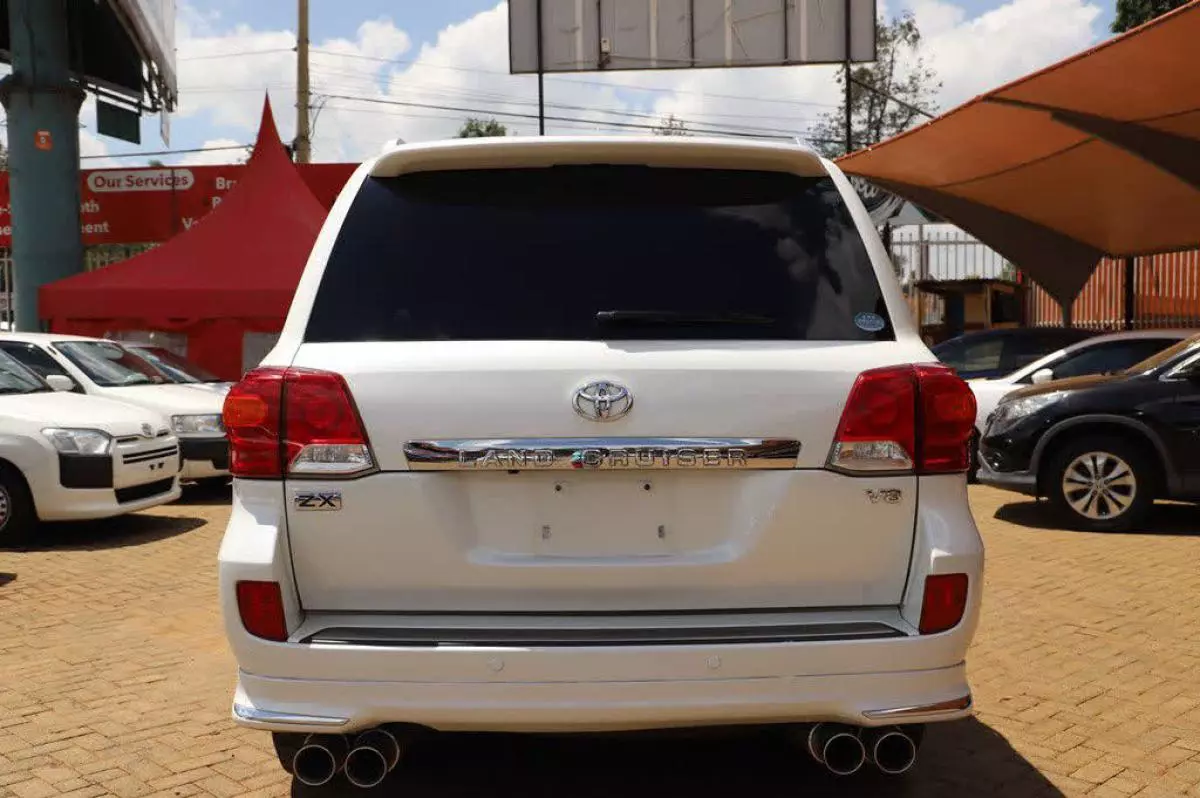 Toyota Landcruiser  V8 - 2015
