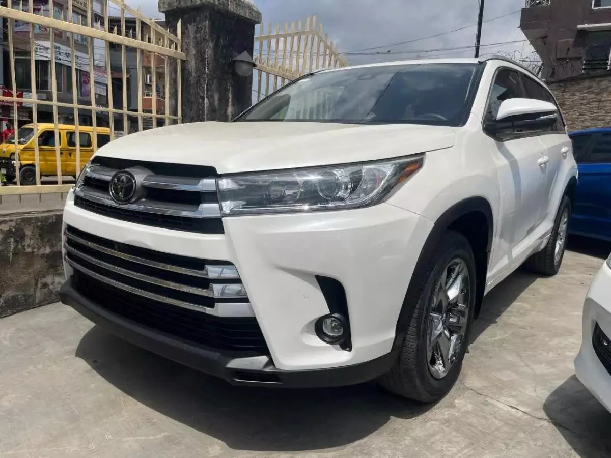 Toyota Highlander   - 2019