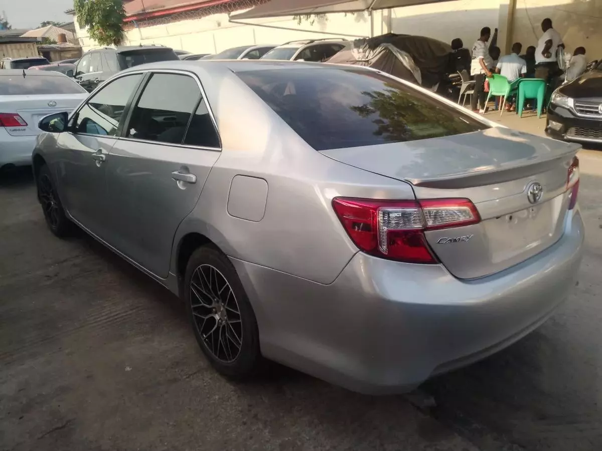 Toyota Camry   - 2014