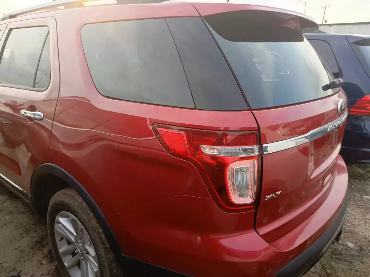 Ford Explorer   - 2012