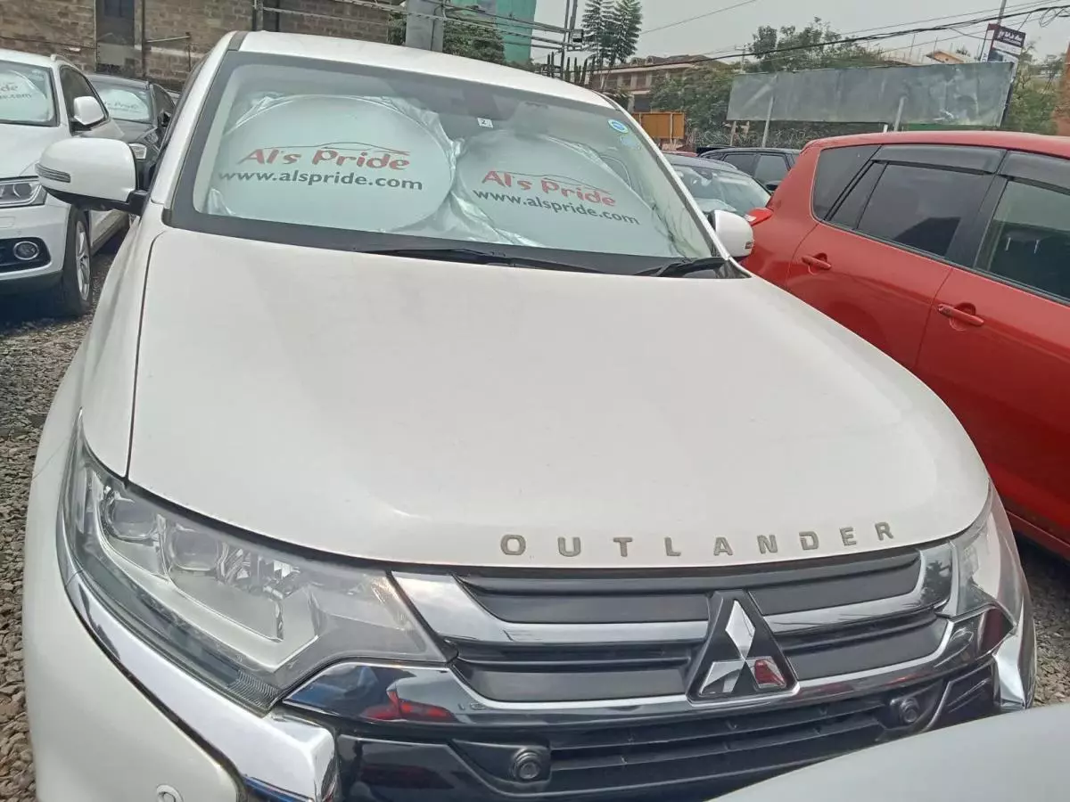 Mitsubishi OUTLANDER   - 2016