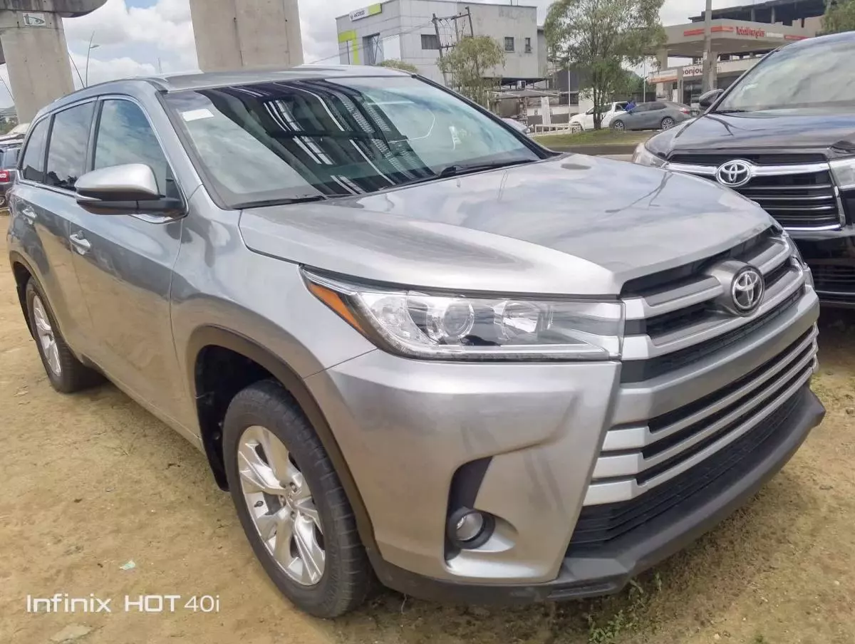 Toyota Highlander   - 2014