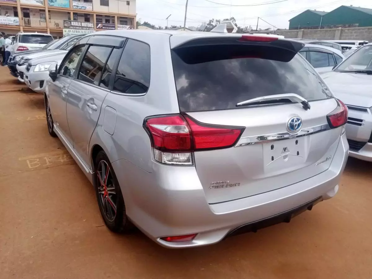 Toyota Fielder hybrid    - 2016