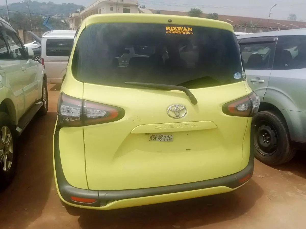 Toyota Sienta Hybrid    - 2016