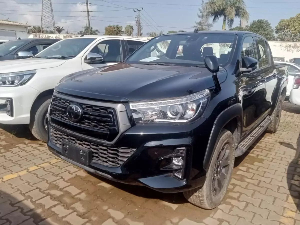 Toyota Hilux   - 2019