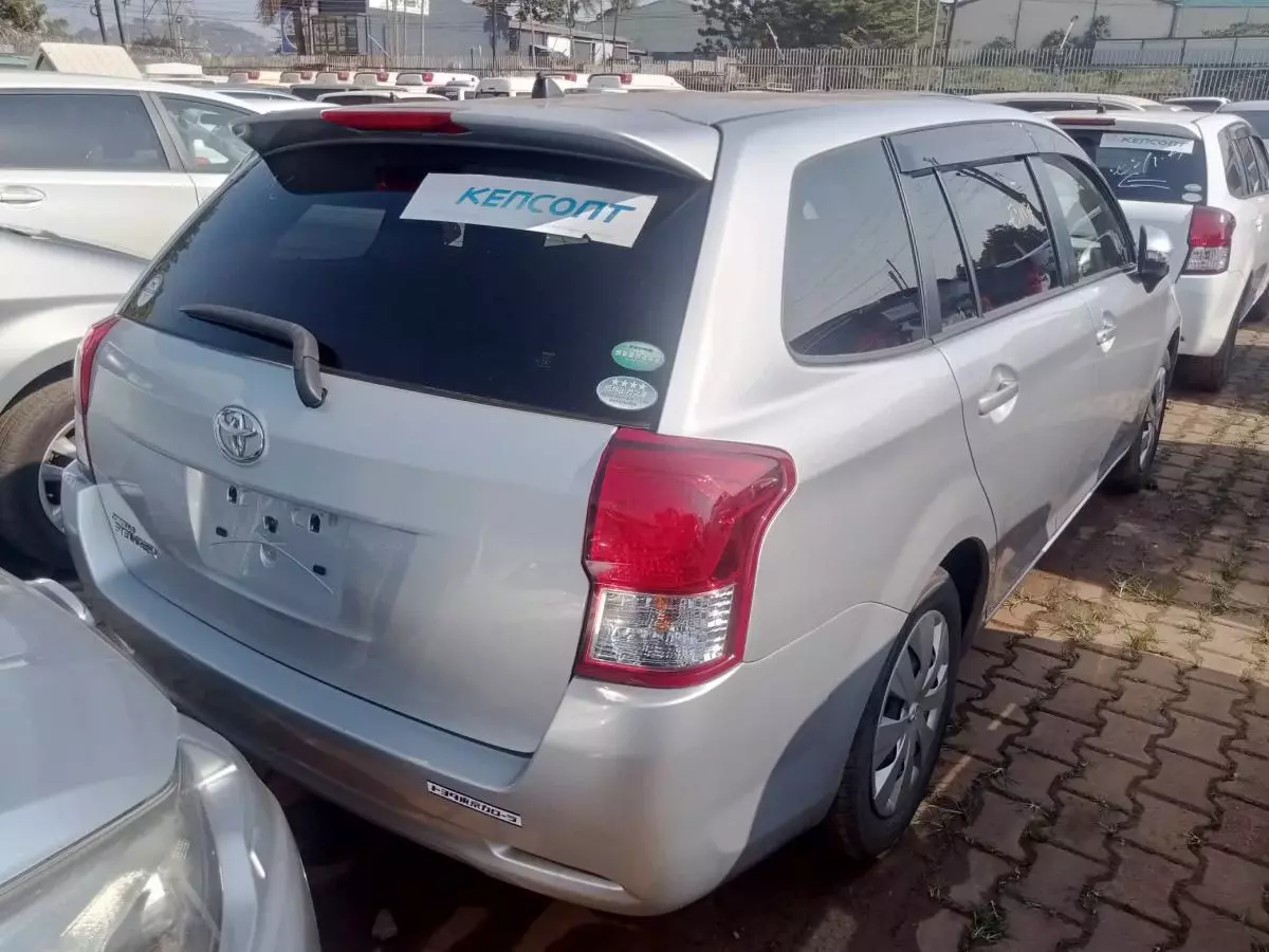 Toyota Fielder    - 2015