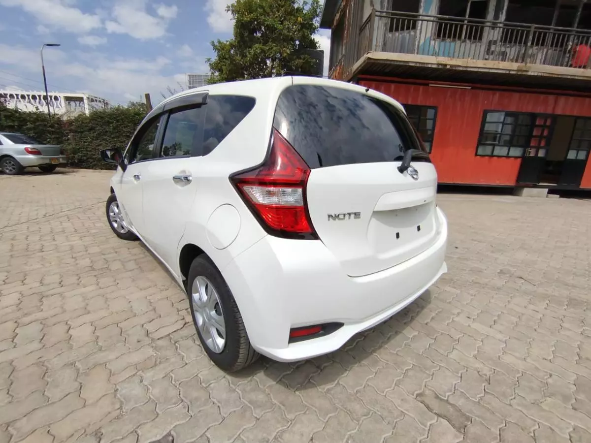 Nissan Note   - 2010