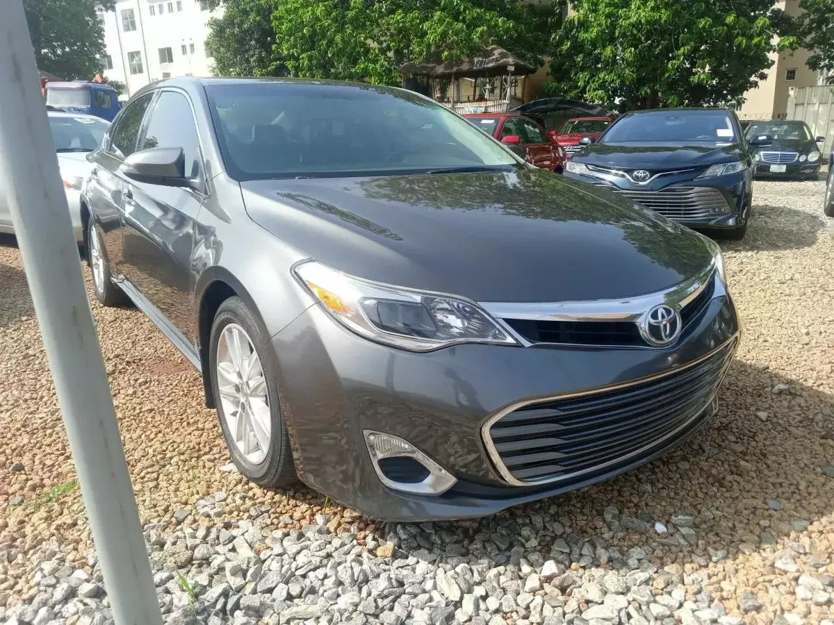 Toyota Avalon   - 2015