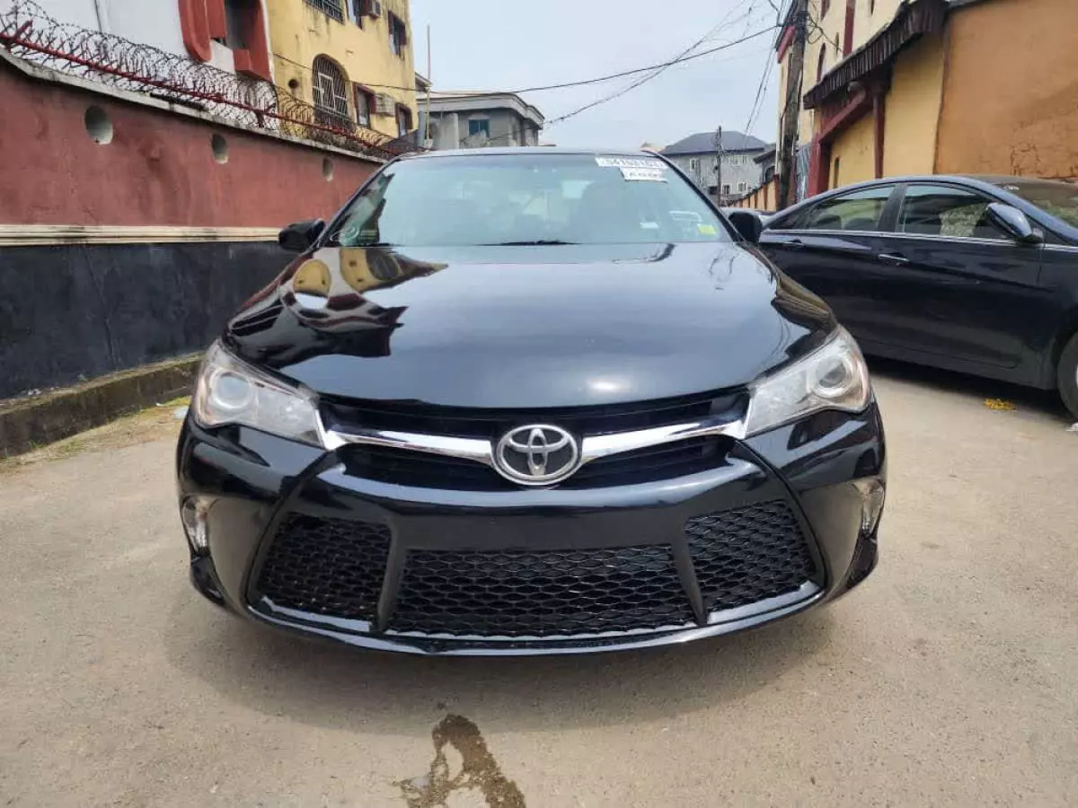 Toyota Camry   - 2015