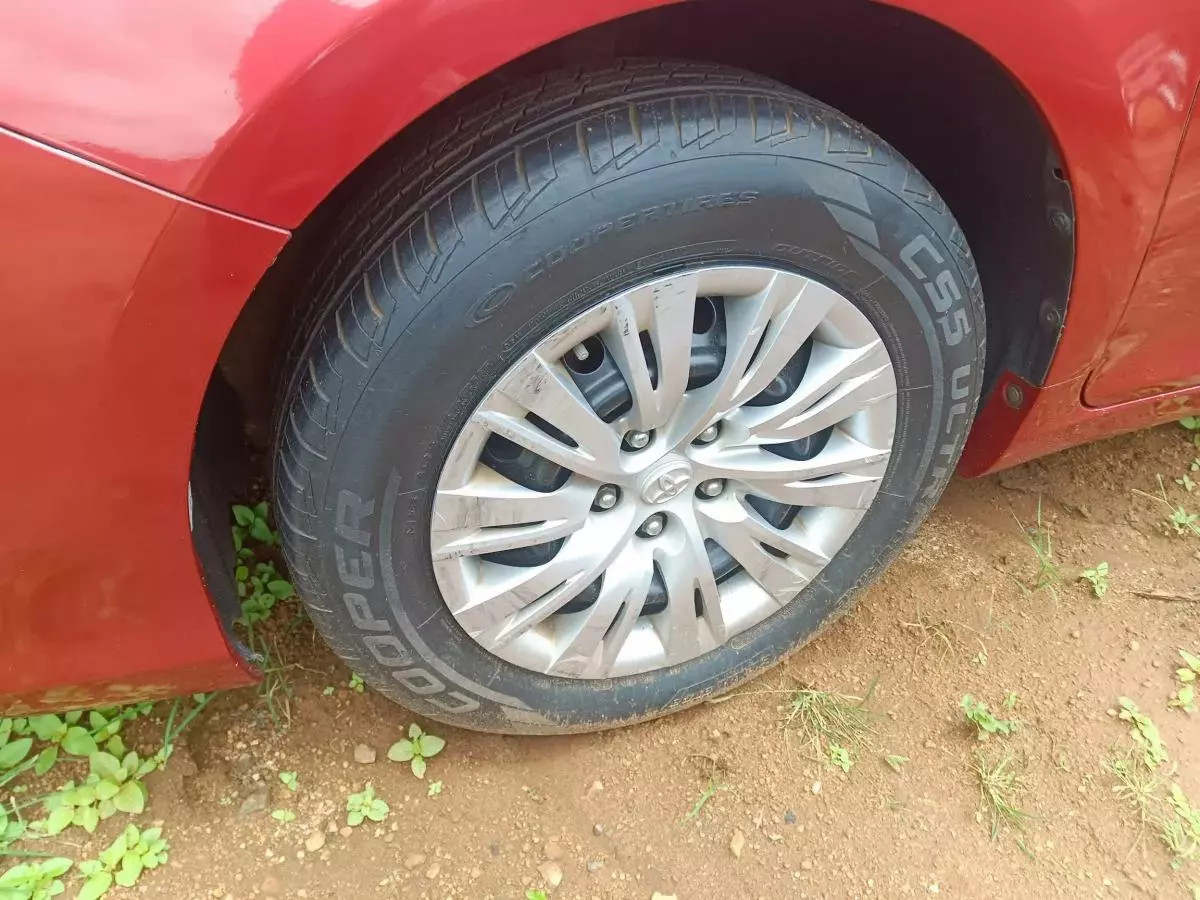 Toyota Camry - 2012