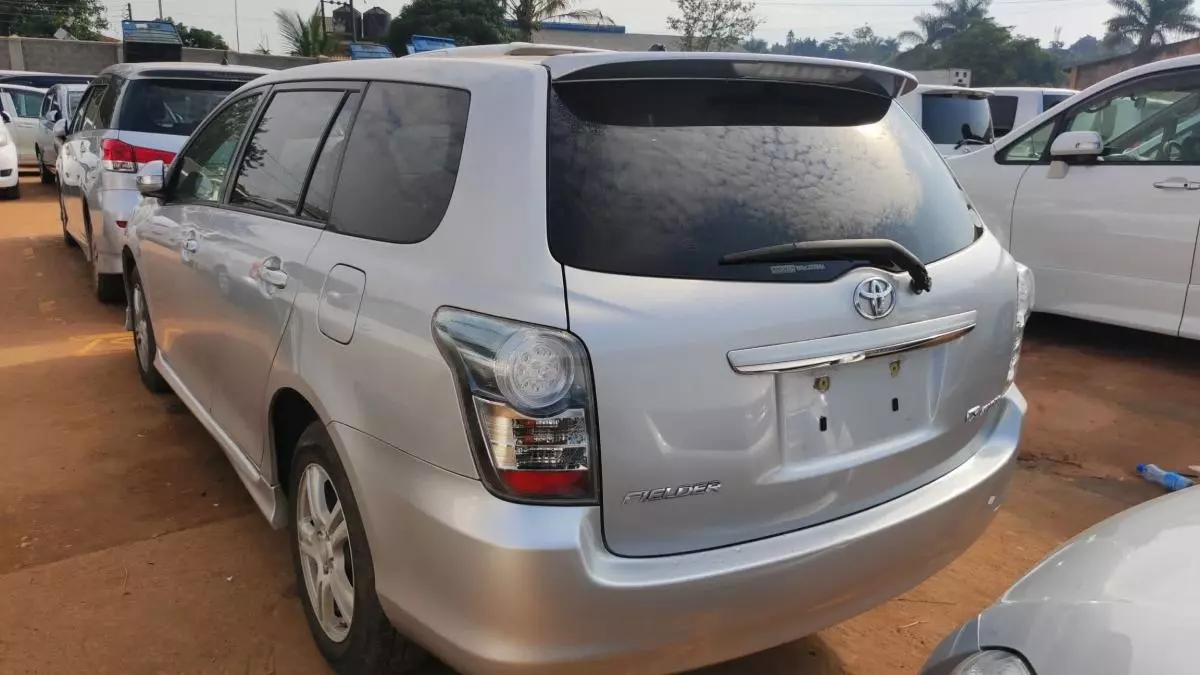 Toyota Fielder  - 2010