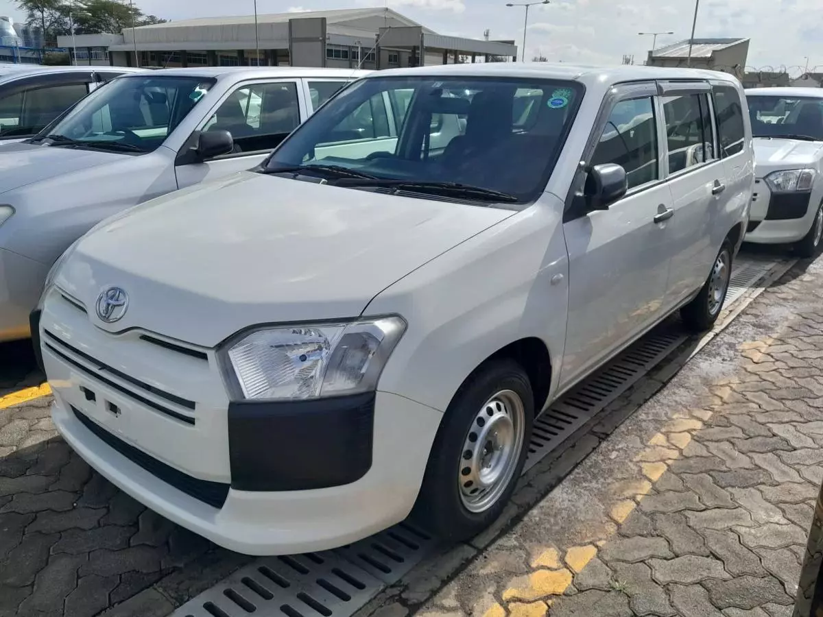 Toyota Succeed  - 2015