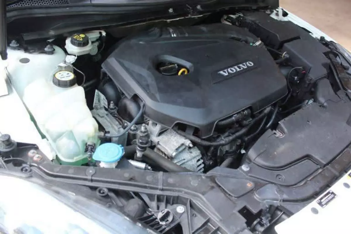 Volvo V40 - 2015