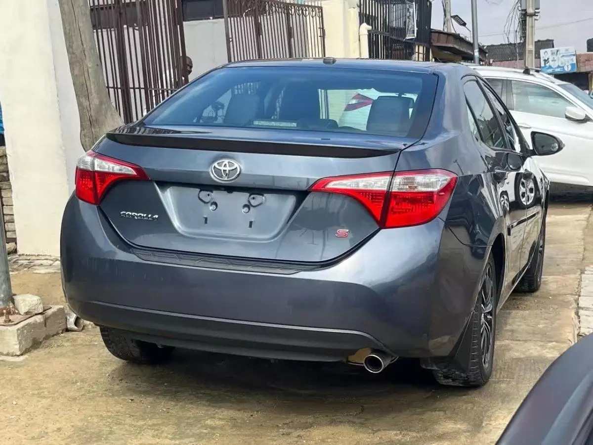 Toyota Corolla   - 2015