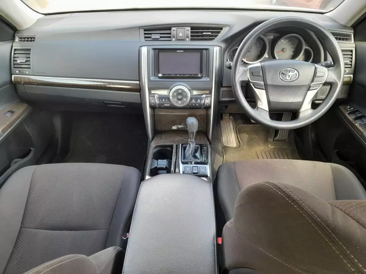 Toyota Mark X - 2015