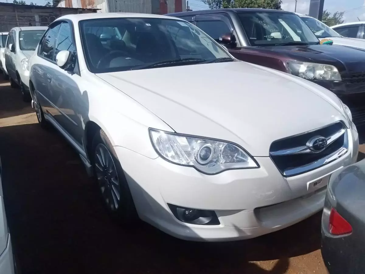 Subaru Legacy   - 2009