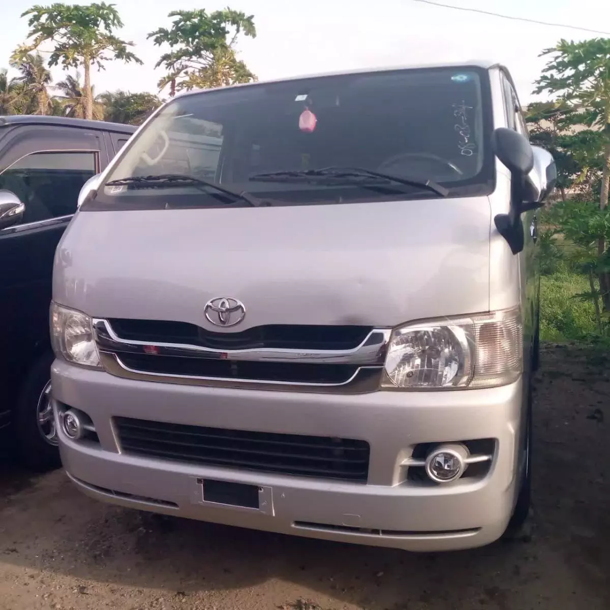 Toyota Hiace   - 2010