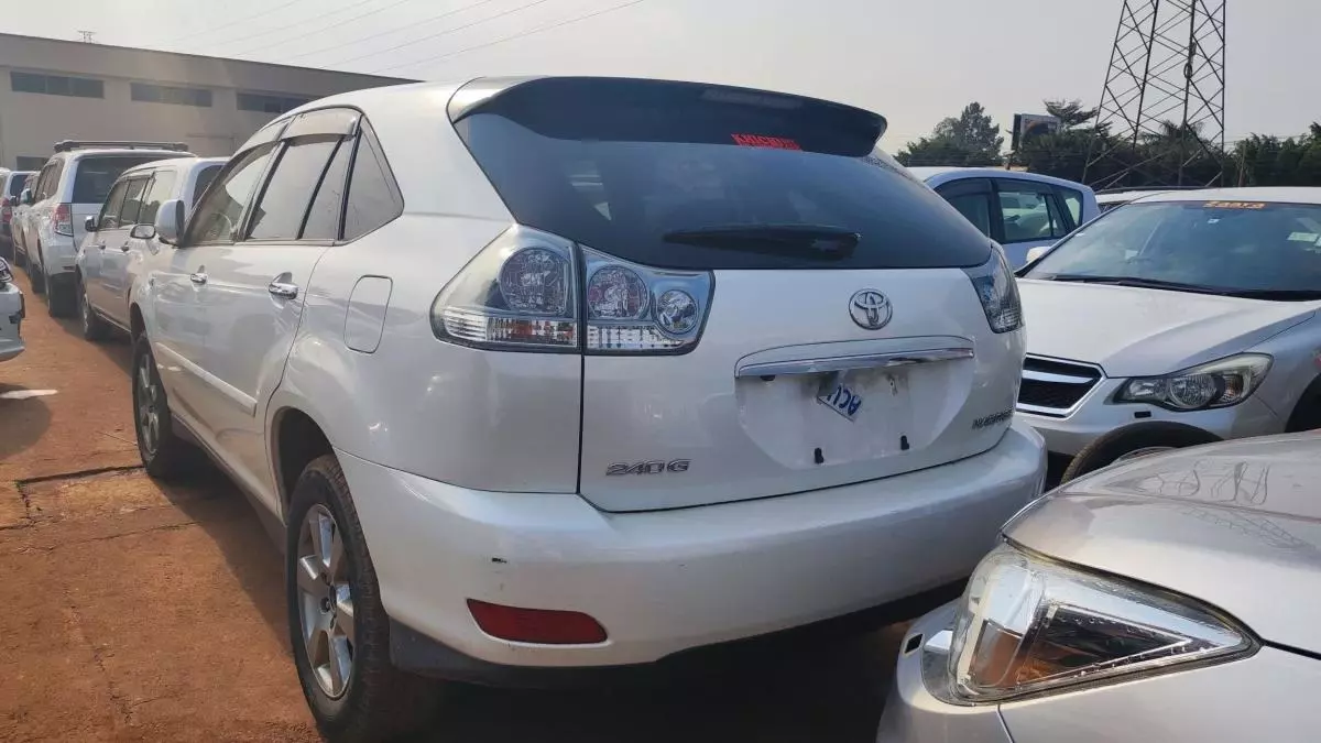 Toyota Harrier   - 2009