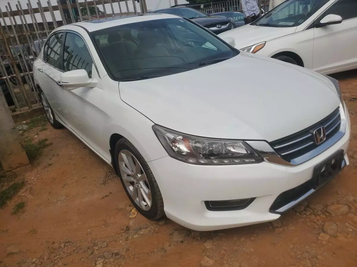 Honda Accord   - 2015