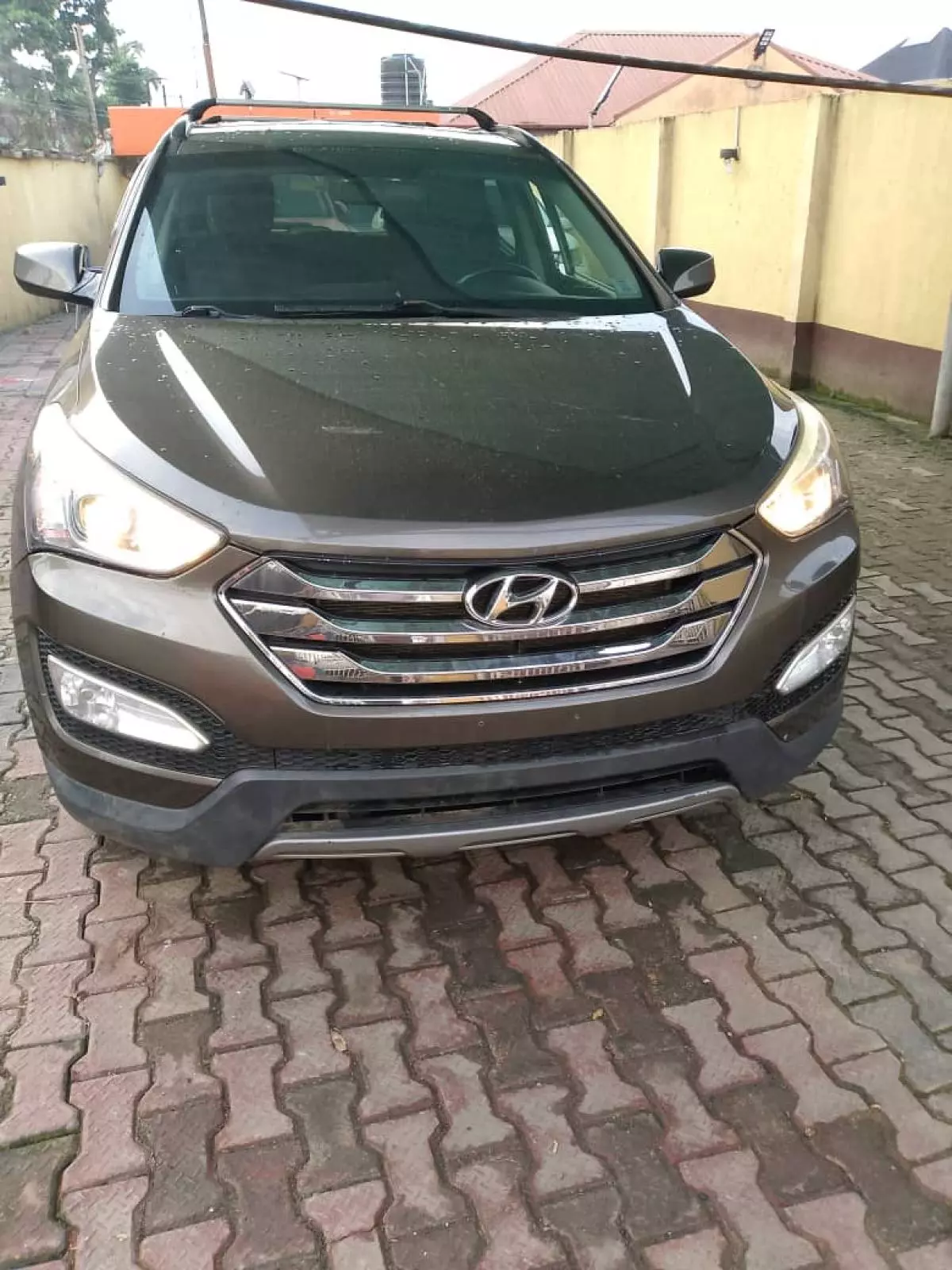 Hyundai Santa Fe   - 2014