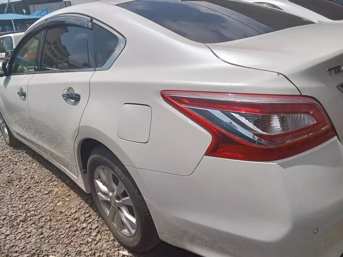 Nissan Teana - 2016